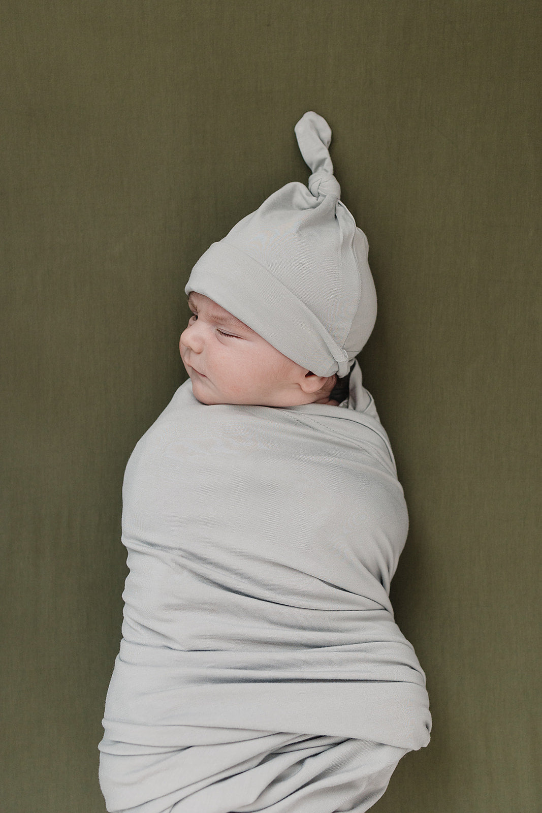 Mebie Baby Bamboo Stretch Swaddle. Gender Neutral for take home outfits and swaddling newborns.