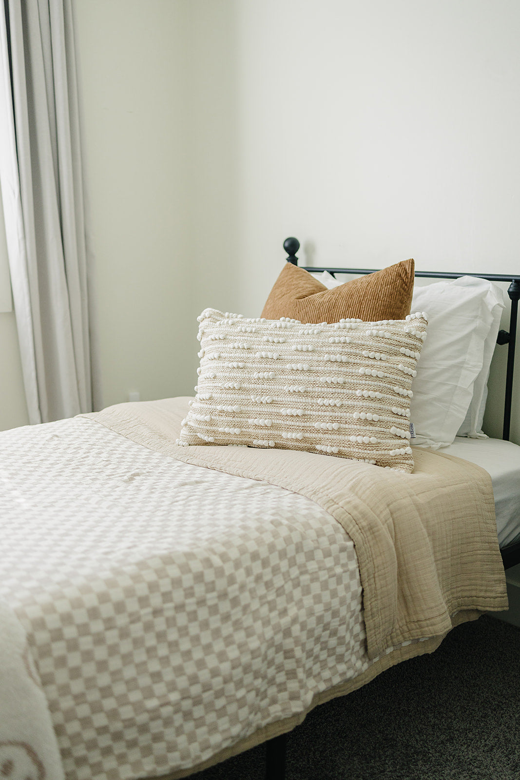 Taupe Checkered Twin Muslin Quilt