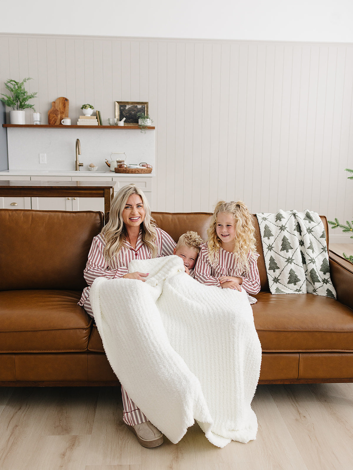 Cream Ribbed Plush Blanket