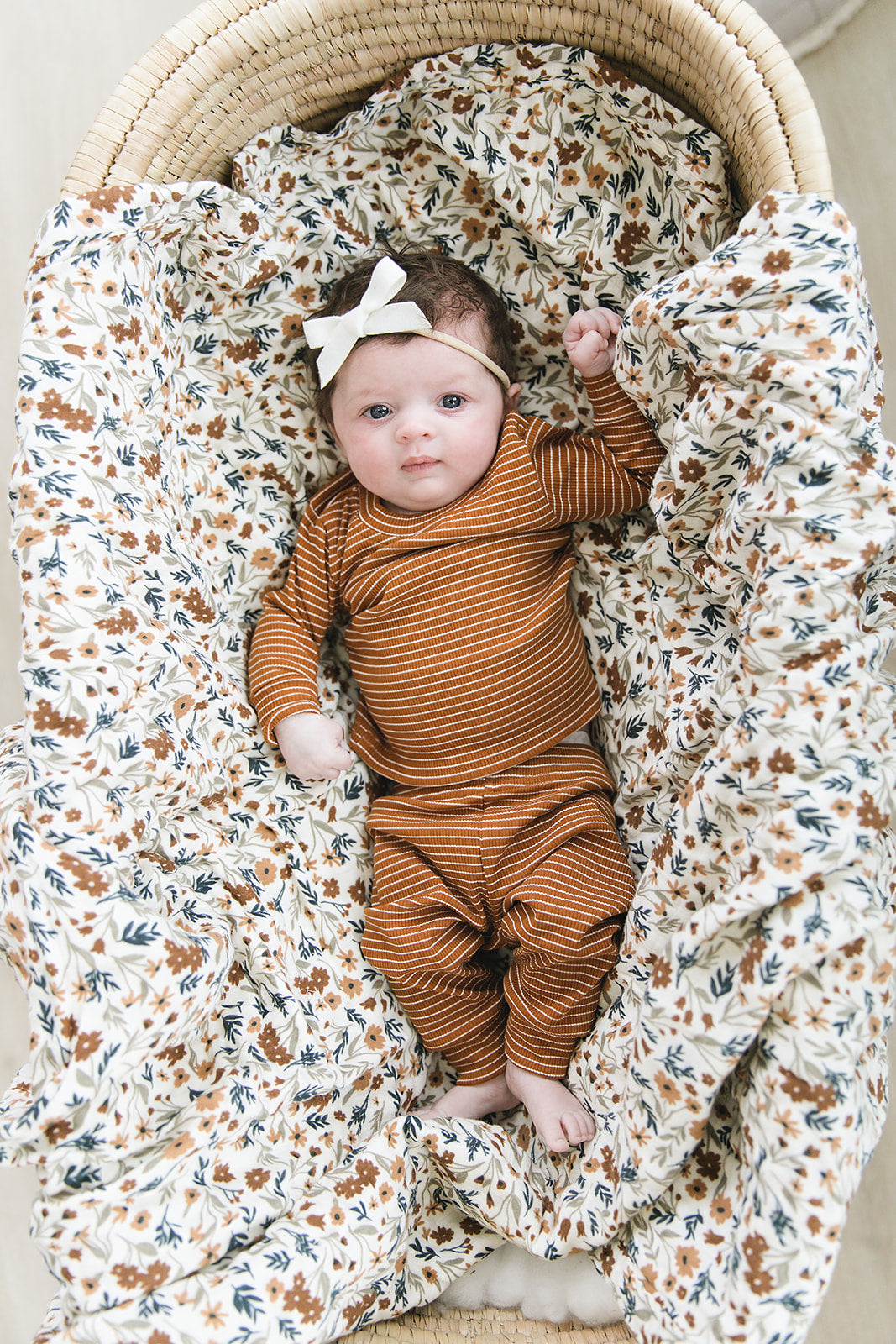 Mebie Baby Gender Neutral Infant Muslin quilt its 100% cotton. Looks great in any nursery. 