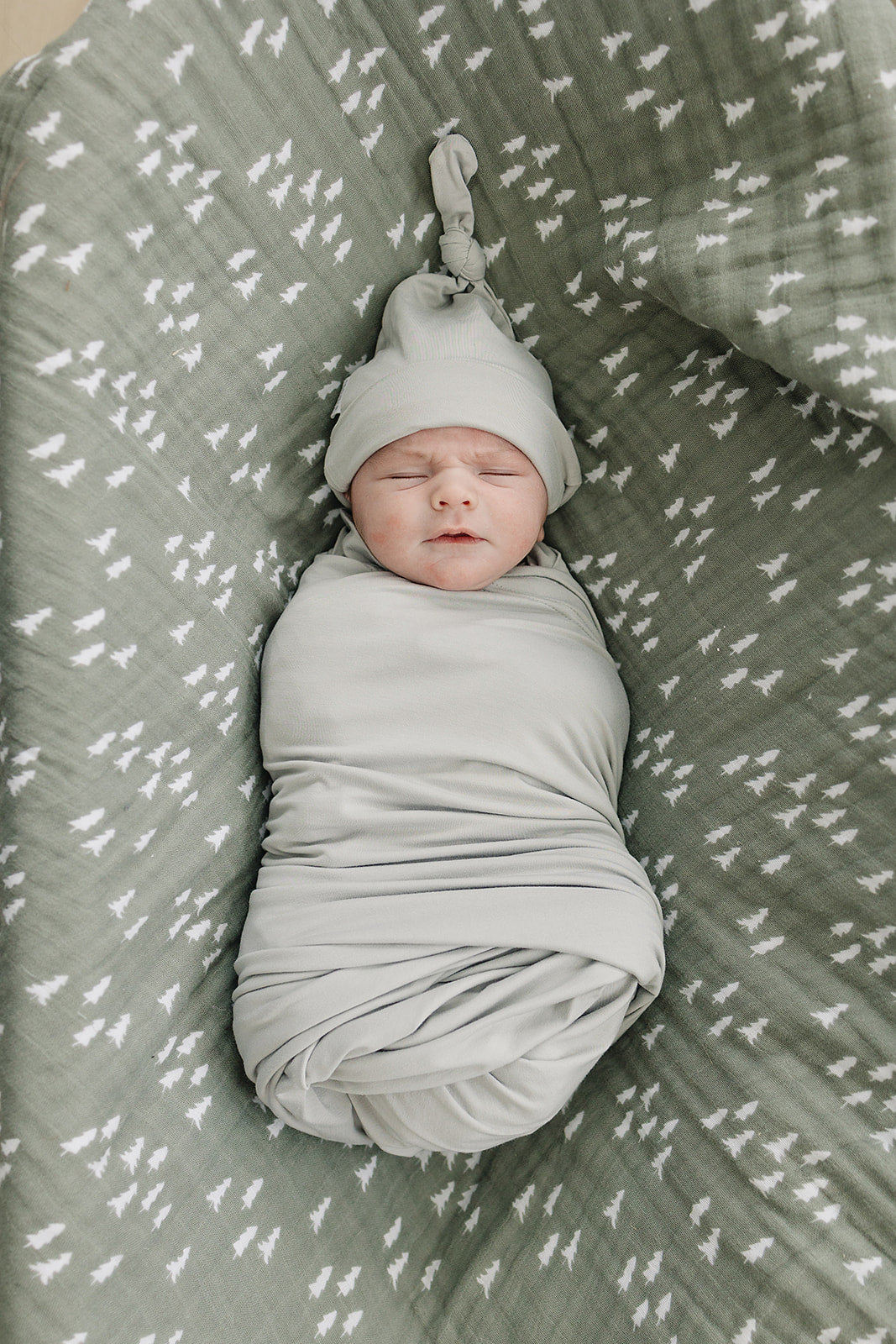 Mebie Baby Bamboo Stretch Swaddle. Gender Neutral for take home outfits and swaddling newborns. 