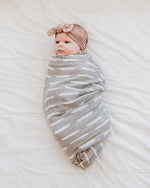 Mebie Baby Grey Dash Muslin Swaddle Blanket. Mebie Baby Gender Neutral Infant Muslin Swaddle its 100% cotton.